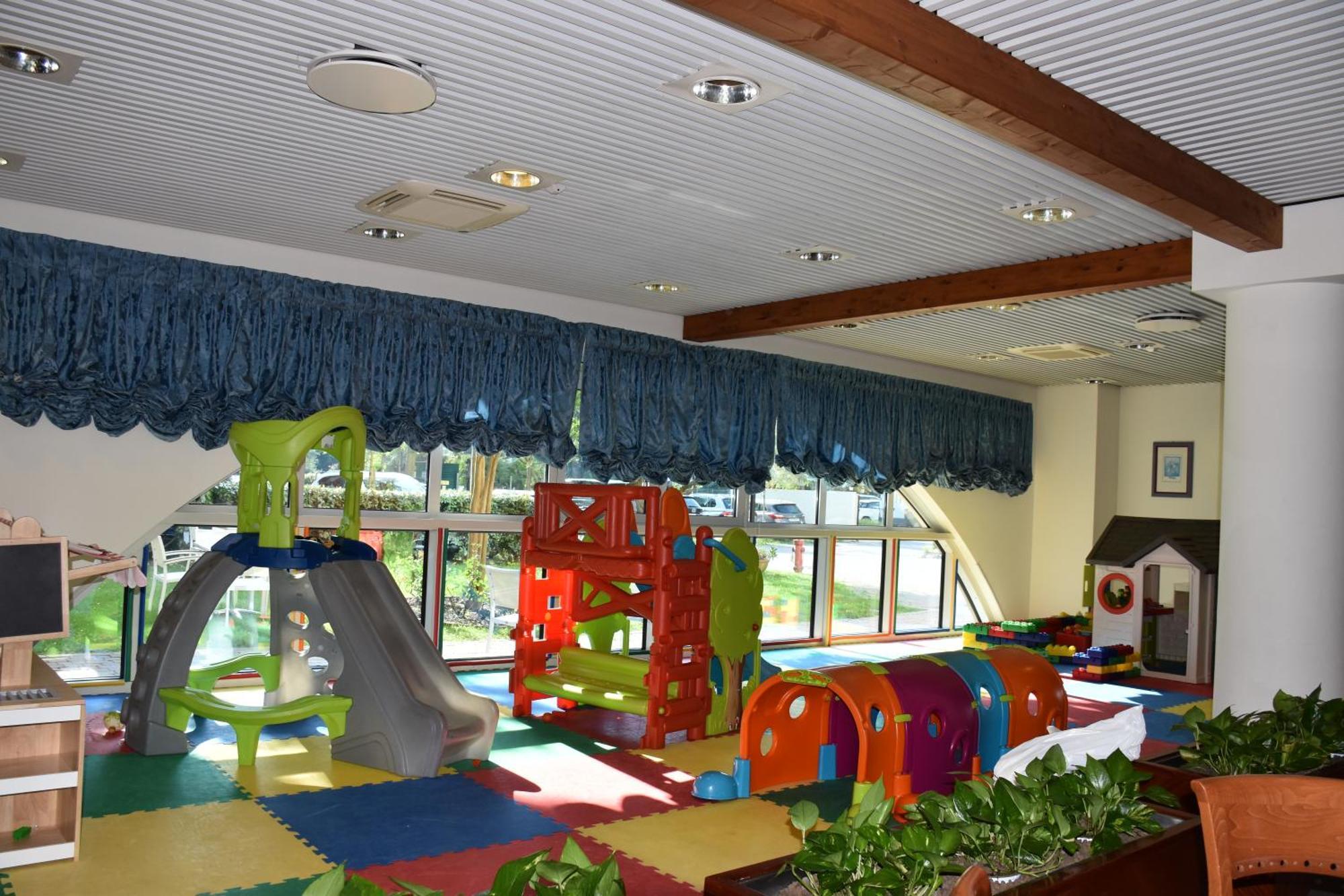 ביביונה Aparthotel Holiday מראה חיצוני תמונה